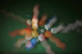 Billiard balls in waves like quantum particles